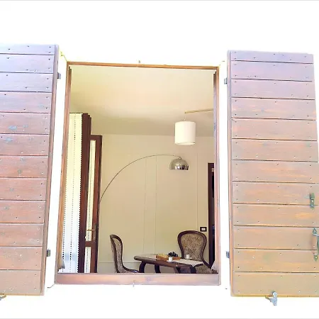 Boutique In Verona - Valpolicella - Big Terrace And Garden, Balcony And Garage - Hide In Hedonism Apartamento San Pietro in Cariano