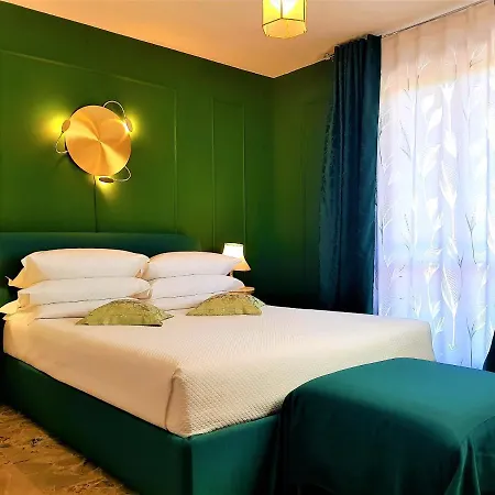 Apartamento Boutique In Verona - Valpolicella - Big Terrace And Garden, Balcony And Garage - Hide In Hedonism *